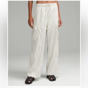 lululemon lightweight adjustable mid rise cargo pants